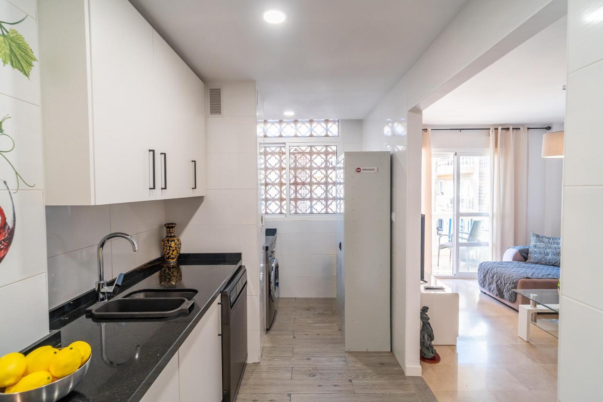 Casa Playa Guadalmar, Beautiful Apartment In Front Of The Sea, Wifi, Ac, Smart Tv, Private Parking Málaga Eksteriør bilde
