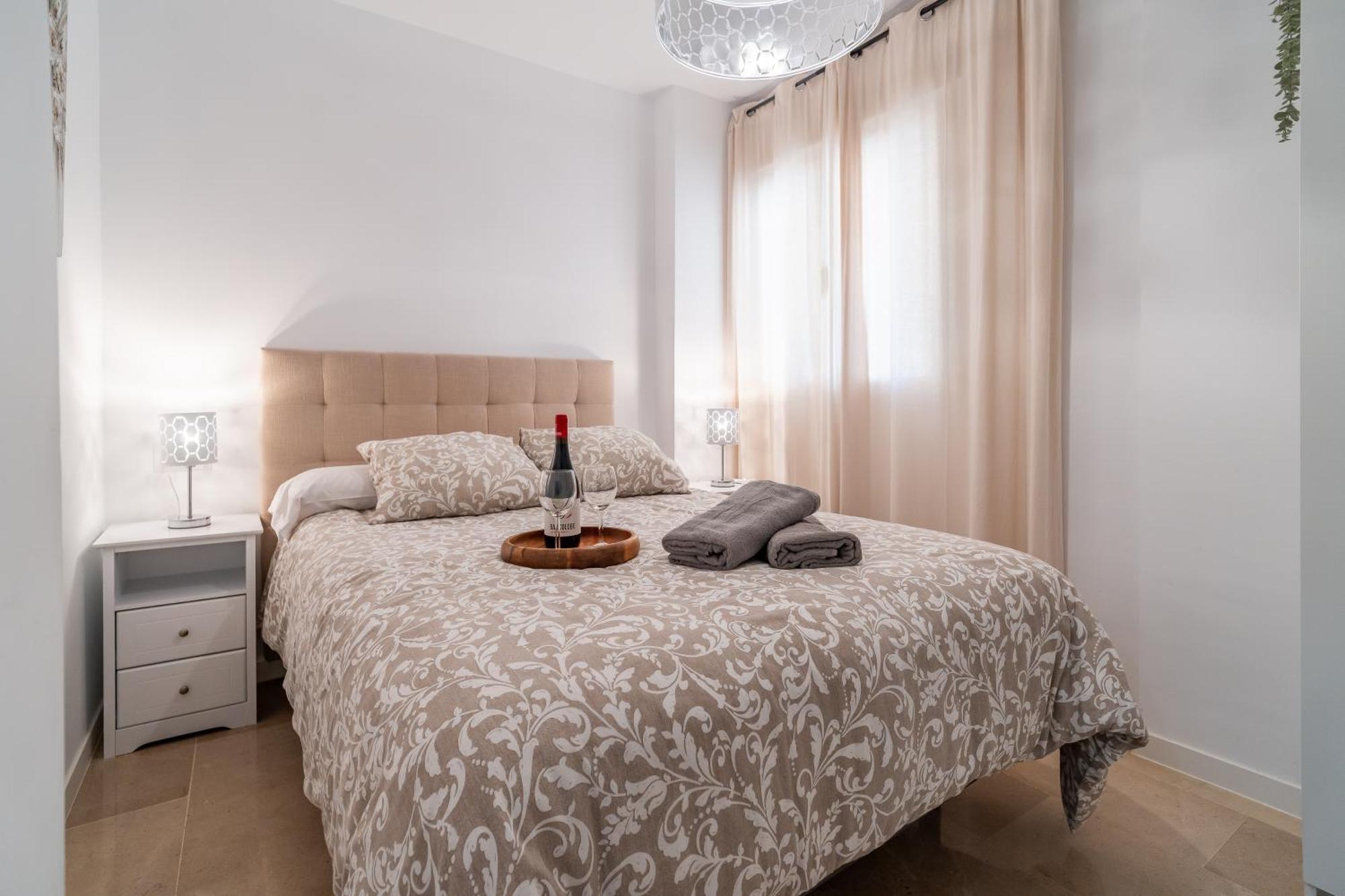 Casa Playa Guadalmar, Beautiful Apartment In Front Of The Sea, Wifi, Ac, Smart Tv, Private Parking Málaga Eksteriør bilde