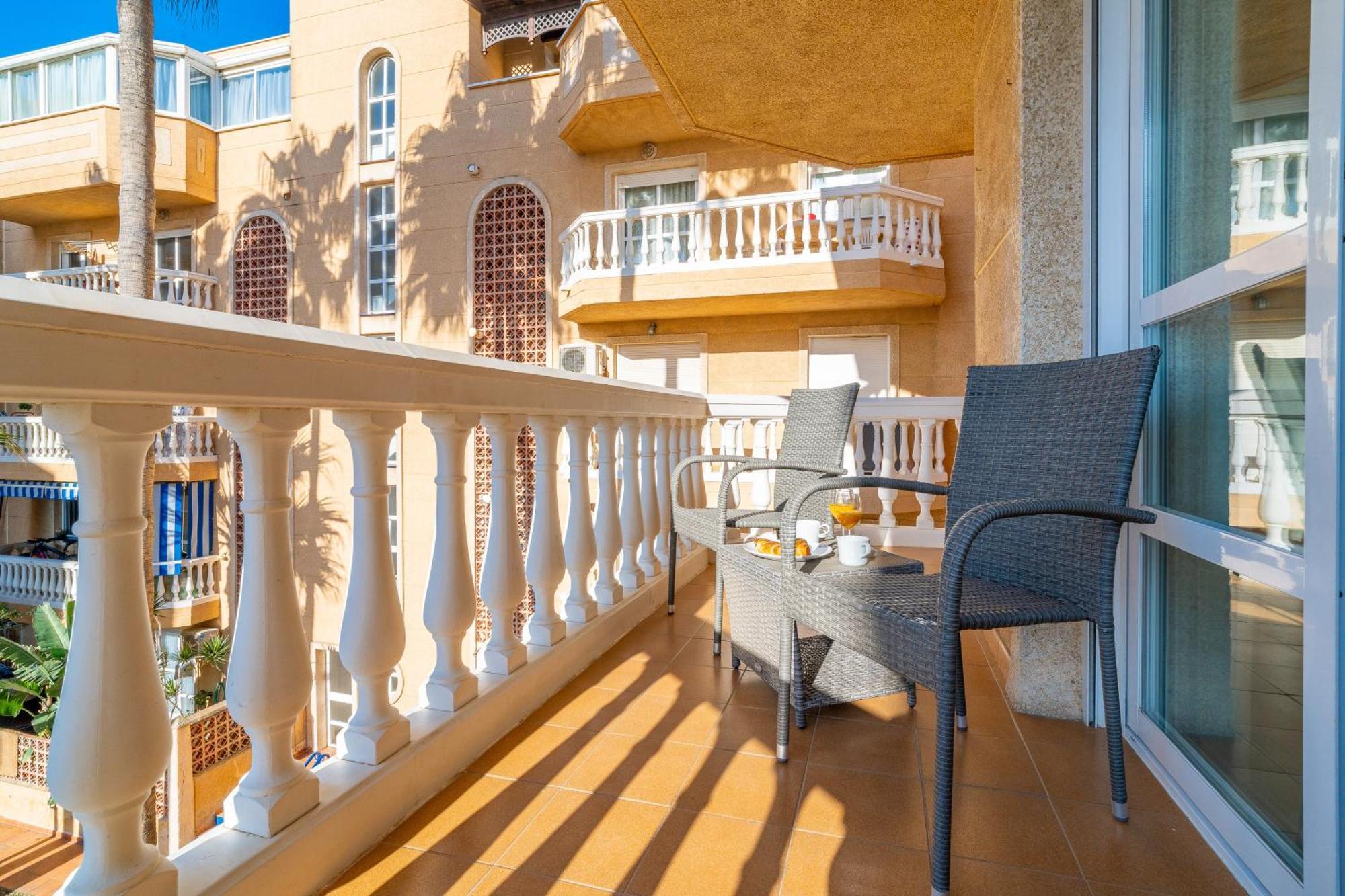 Casa Playa Guadalmar, Beautiful Apartment In Front Of The Sea, Wifi, Ac, Smart Tv, Private Parking Málaga Eksteriør bilde